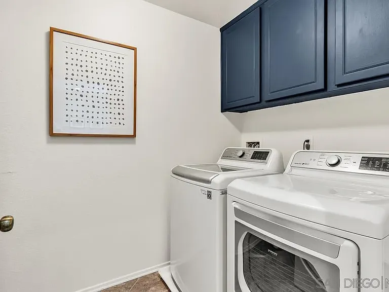 1084 Greenway Rd — Photo 11