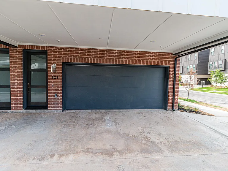 4210 Roseland Ave #101 — Photo 26