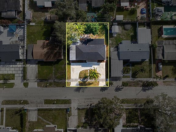 5th image of 16101 NW 28th Pl