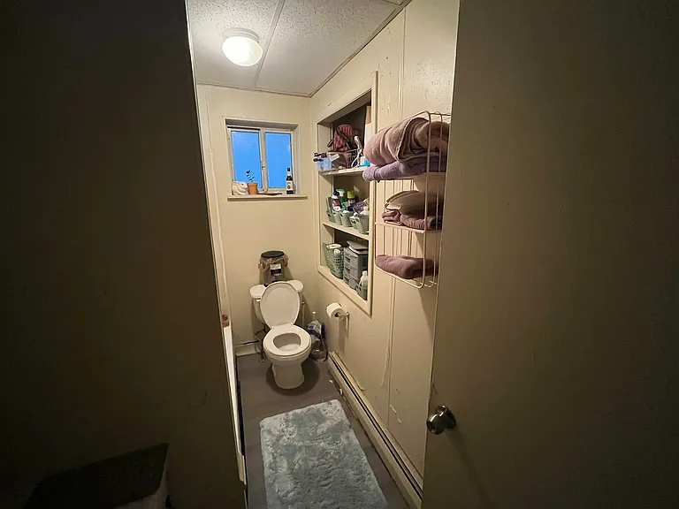 450 Dallas St #A — Photo 3