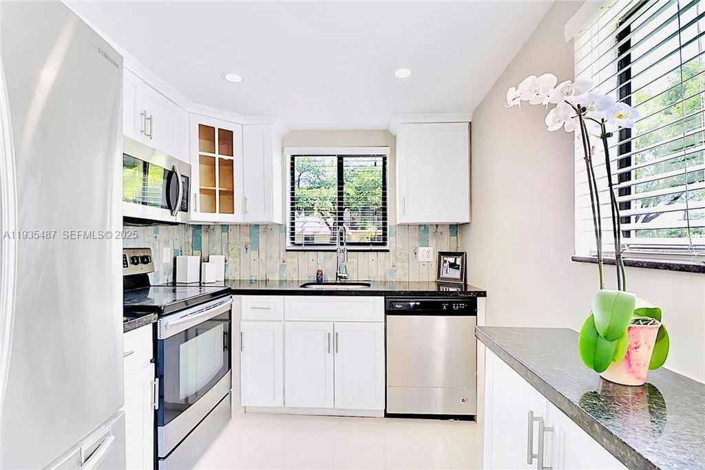 1065 S Flagler Ave APT 701, photo 9