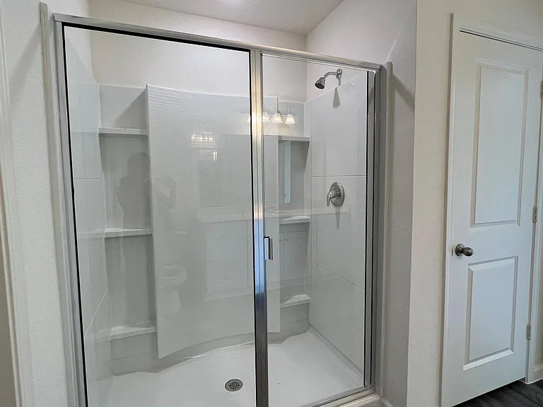 702 Camden Dr — Photo 29