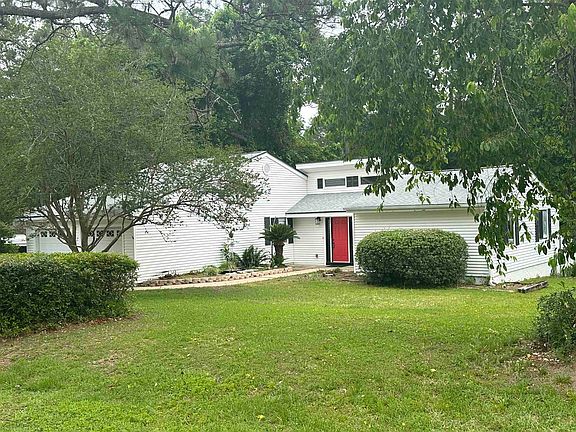 2nd image of 3388 Wood Hill Dr
