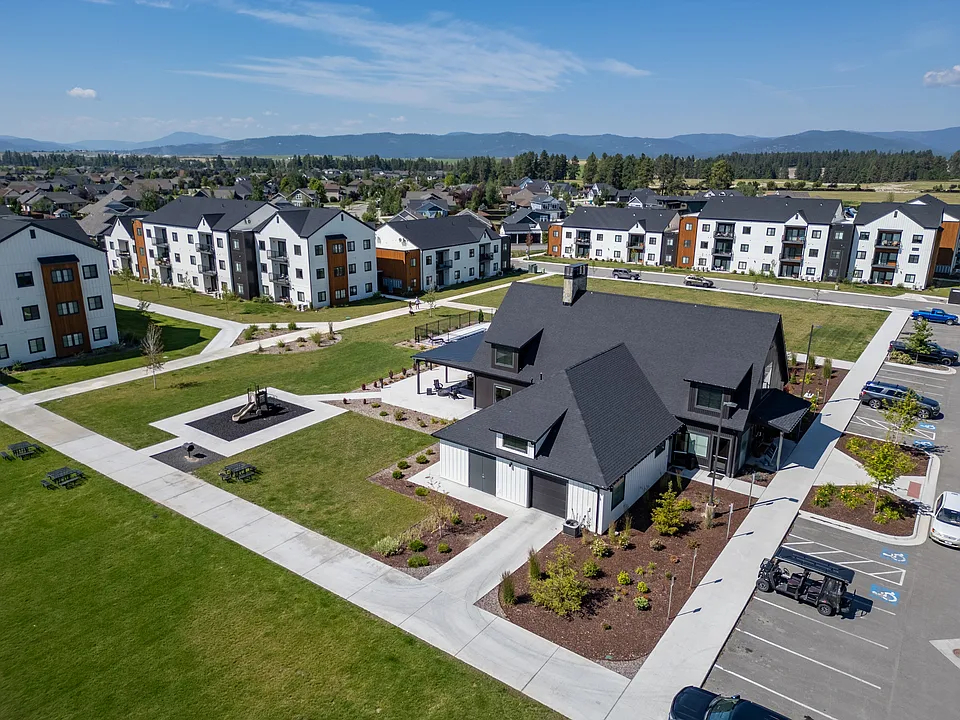 Silverbrook Apartments