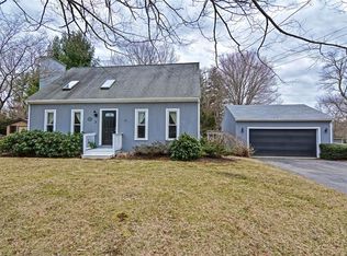 3 Peckham Pl, Bristol, RI 02809