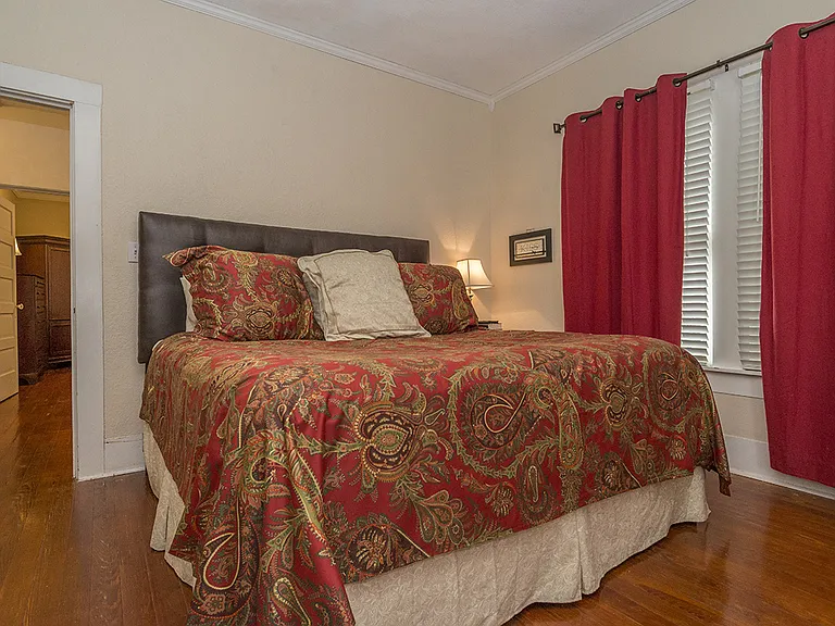 2241 W Rosedale St S — Photo 10