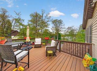 1052 Lakeside Dr East, Vernon Twp., NJ 07422