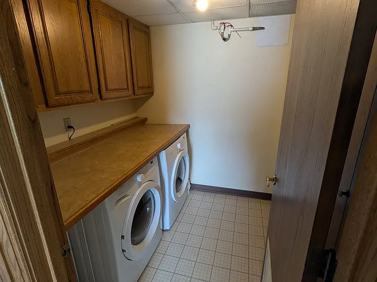 1408 Strongs Ave — Photo 6