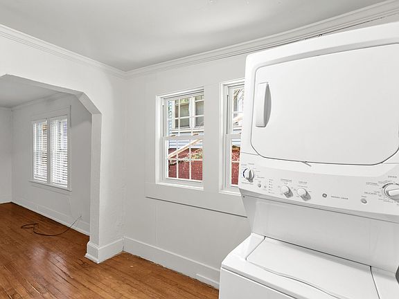 5th image of 1340 14th Ave S #C