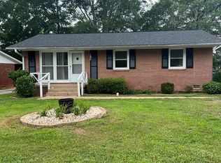 105 Cole St, Greenwood, SC 29646