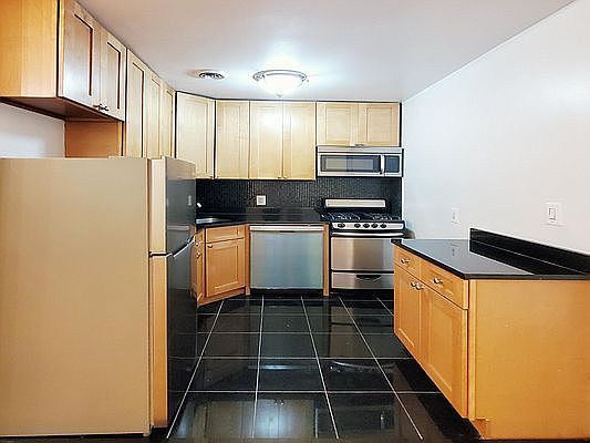 5th image of 401 W 56th St APT Ln