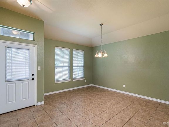 2nd image of 4006 Sorrento St