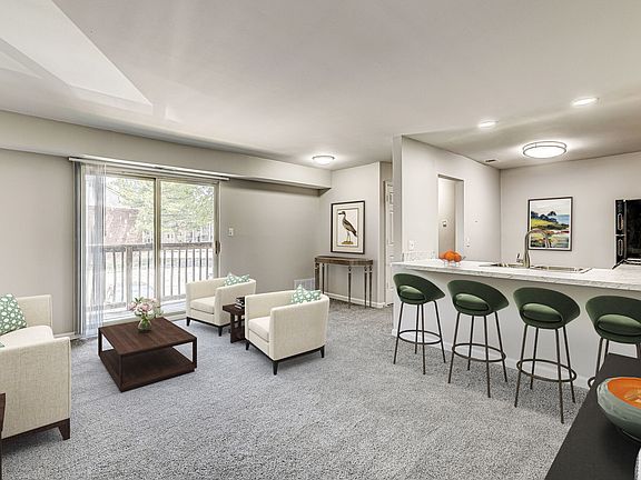 2nd image of 4900 Edinborough Ln #325