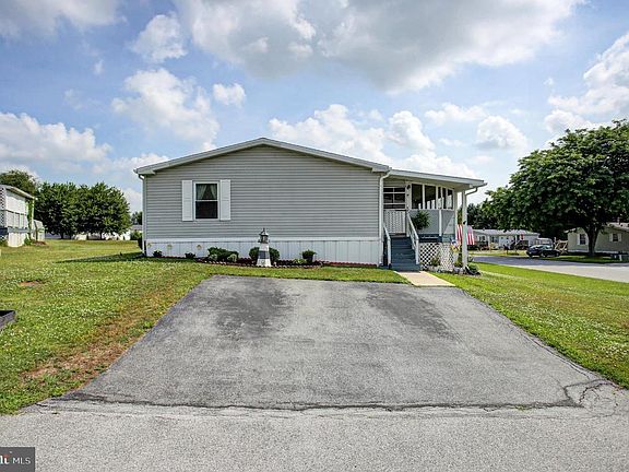 3rd image of 30 Spring Dr