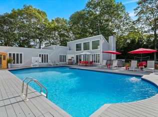 5 Lakewood Ln, East Quogue, NY 11942