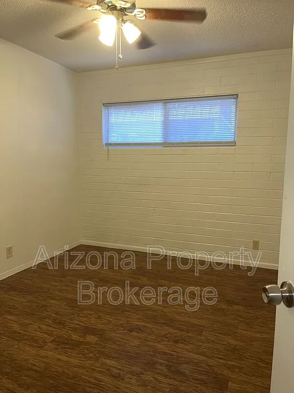 1 bed, 1.0 bath, 550 sqft, $1,000 — Photo 4