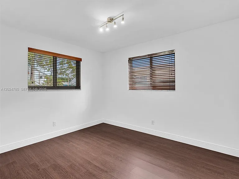4500 SW 42nd Ter — Photo 29