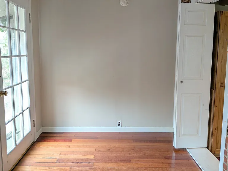 1021 Clinton St #5 — Photo 14