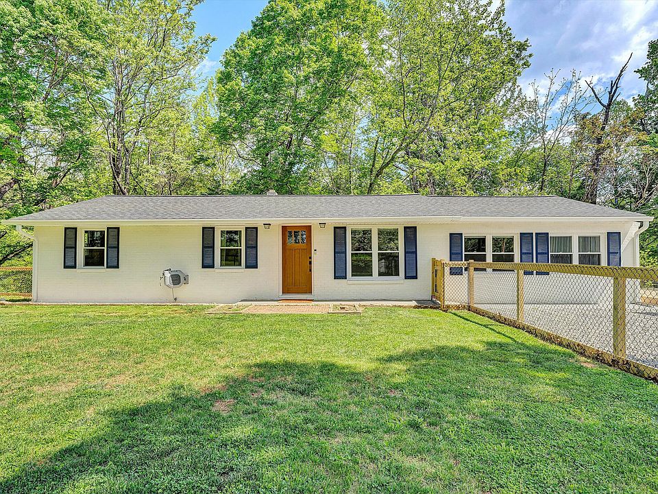 1st image of 402 Harmony Rd