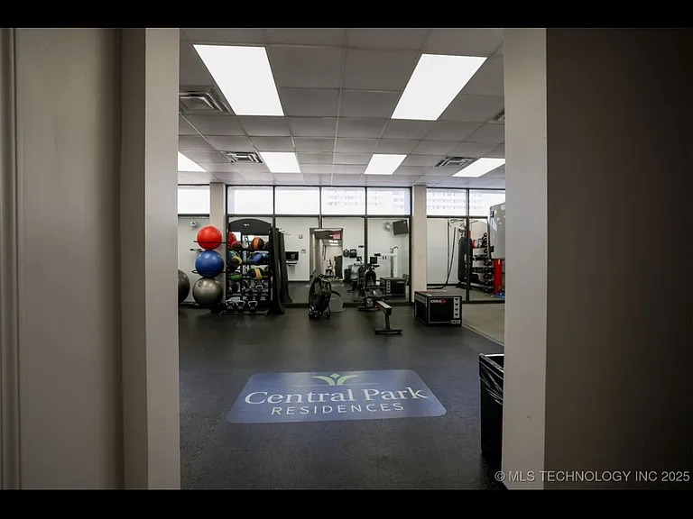450 W 7th St S #401 — Photo 15