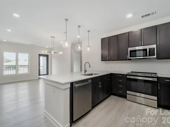 3630 Davidson St #3302, Charlotte, NC 28205