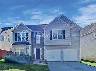 8422 Oak Dr NE, Charlotte, NC 28269