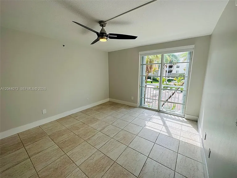 140 Meridian Ave #314 — Photo 25