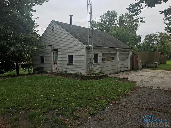 2nd image of 487 Columbus Ave