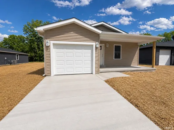 511 College Ave, Mitchell, IN 47446
