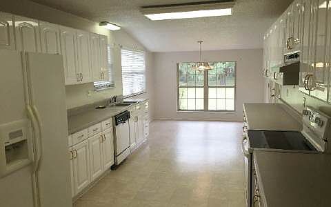 3rd image of 238 SW Legion Dr