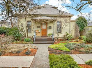 156 8th St, Ashland, OR 97520