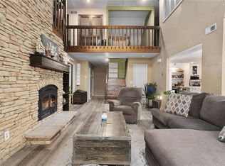 9602 E 267th St, Freeman, MO 64746