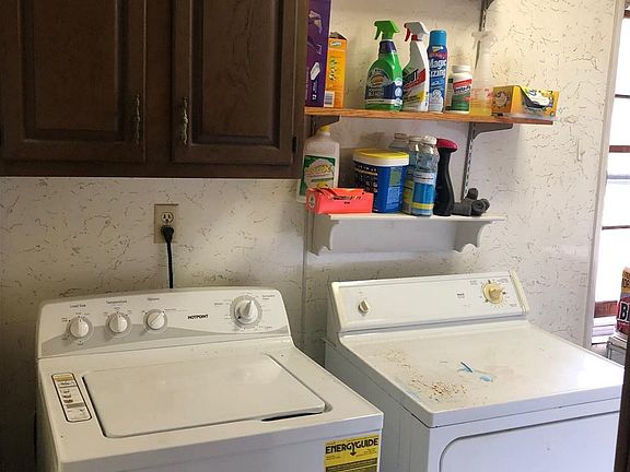 5th image of 315 W Miller St
