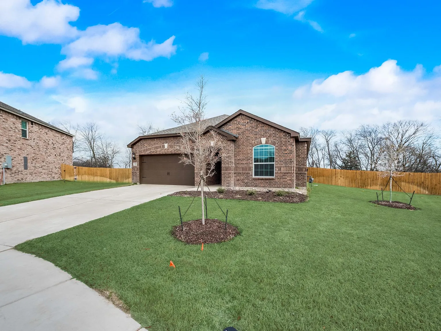 4 bed, 2025 sqft, $2,250 — Photo 3