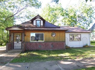 110 W 5th St, White, SD 57276
