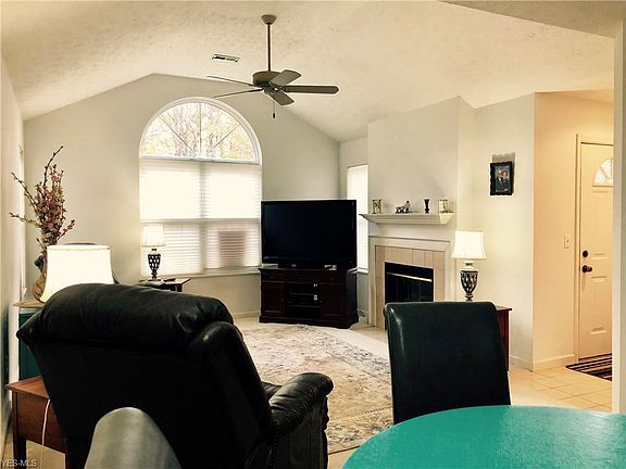 3rd image of 3974 Villas Dr