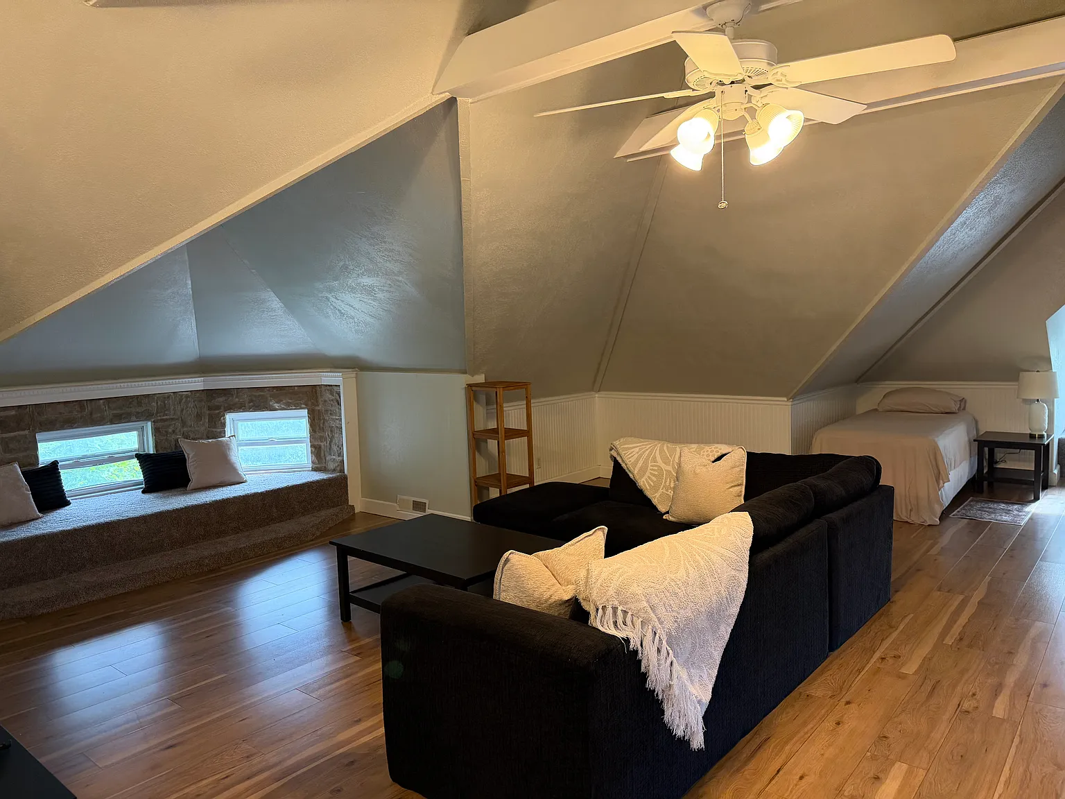 3 bed, 1.5 bath, 1800 sqft, $2,150 — Photo 4