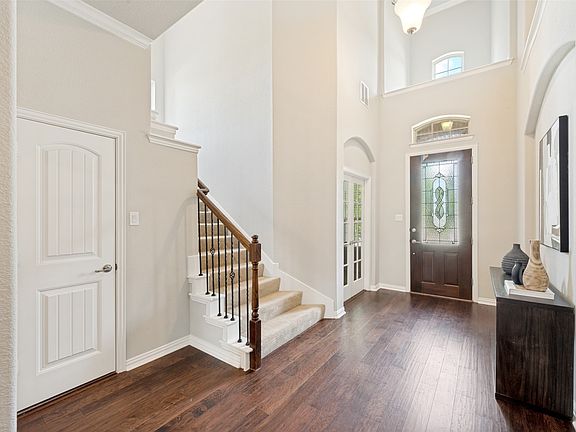 4th image of 16029 Brelsford Pl