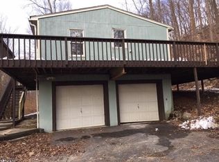 22 E Shore Dr, Vernon, NJ 07462