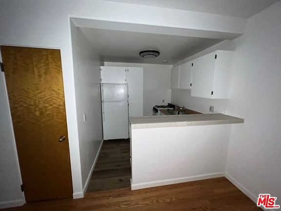 4th image of 821 S Wilton Pl APT 108