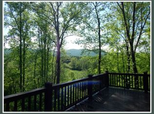 329 Carolina Village Cir, Franklin, NC 28734