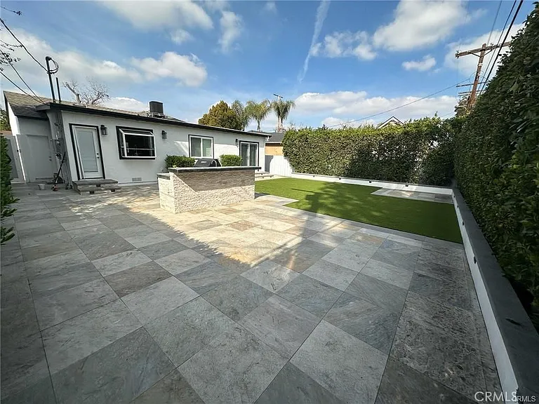 5752 Newcastle Ave — Photo 15