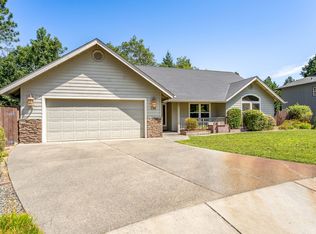 214 Sapphire Ct, Grants Pass, OR 97527