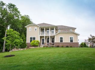 690 Madison Ave, Aurora, OH 44202