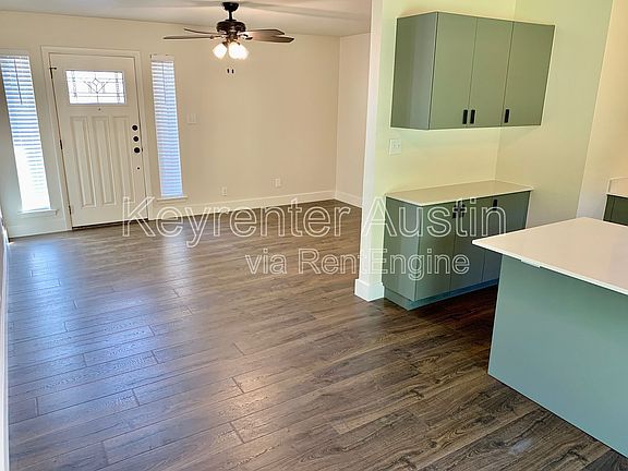 4th image of 2408 Ventura Dr #B