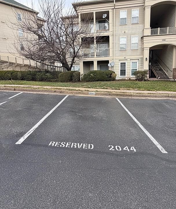 1st image of 1061 Gardenview Loop APT 204