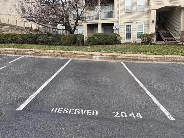 1061 Gardenview Loop APT 204, Woodbridge, VA 22191