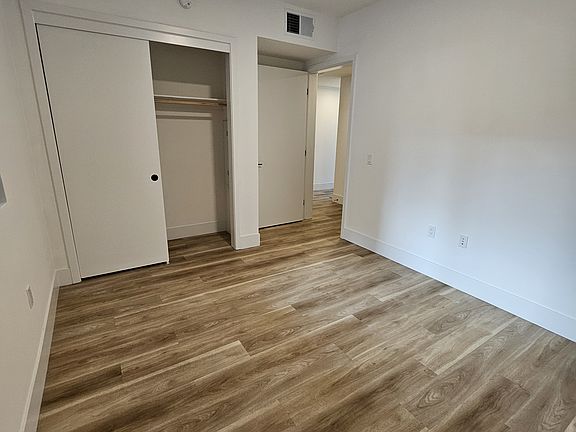 4th image of 7627 Santa Monica Blvd #322