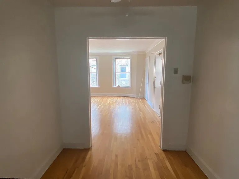 909 Elmwood Ave #F2 — Photo 6
