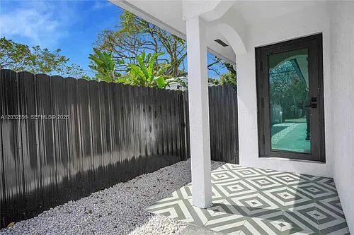 3430 NW 10th Ave Photo 1